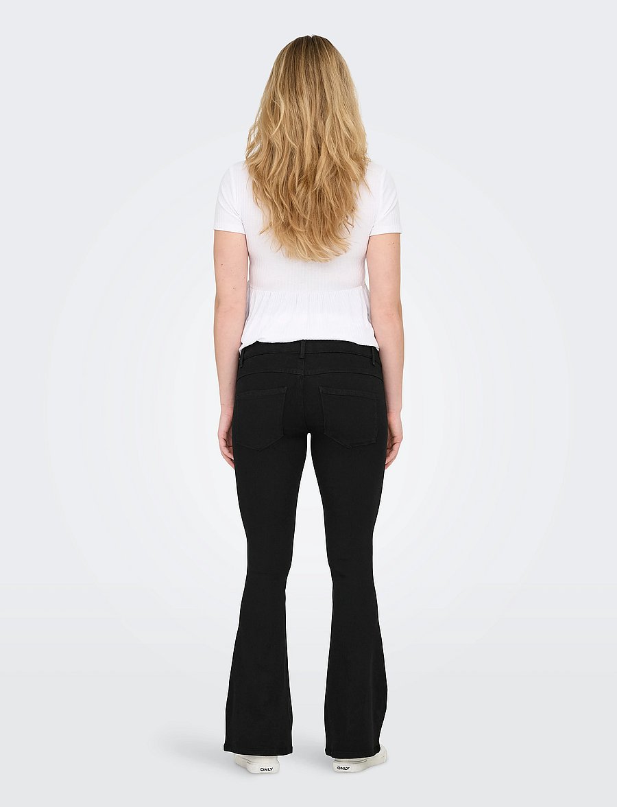 Only Maternity - OLMRAIN LIFE REG PUSH UP FLARED NOOS - underdele - black denim - 3