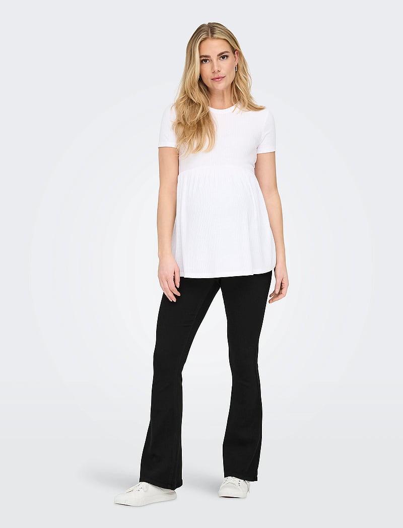 Only Maternity - OLMRAIN LIFE REG PUSH UP FLARED NOOS - schlaghosen - black denim - 5