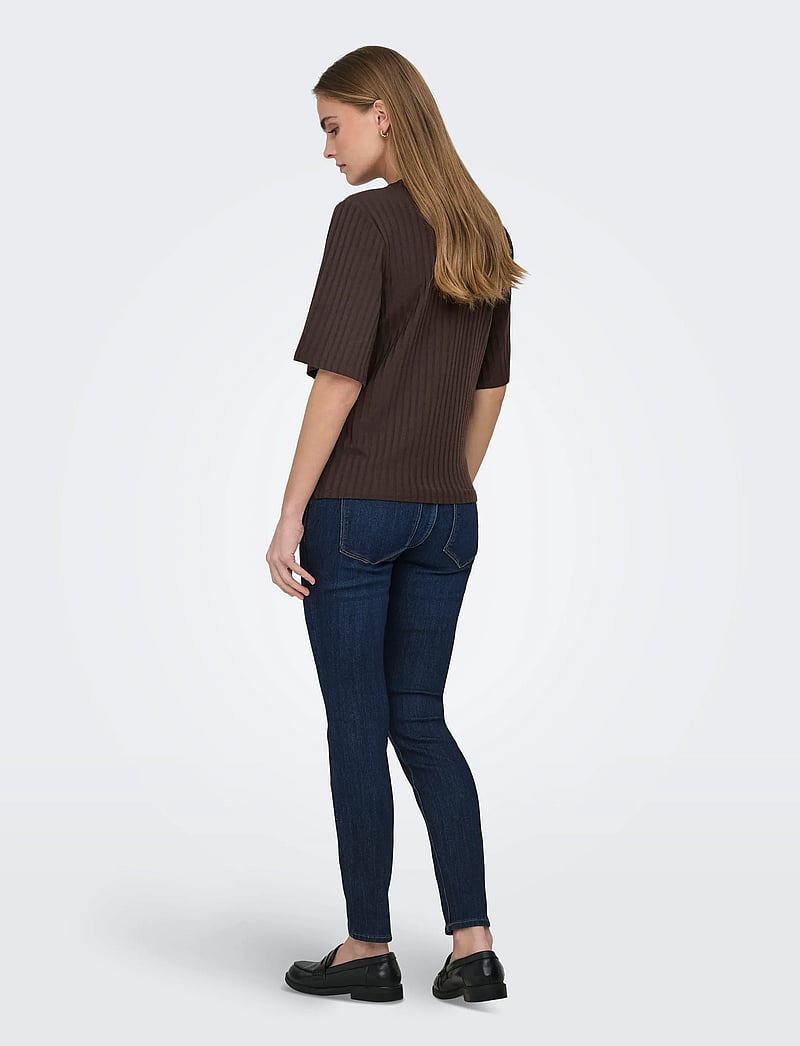 Only Maternity - OLMVIOLA S/S TOP JRS - t-särgid - coffee bean - 4
