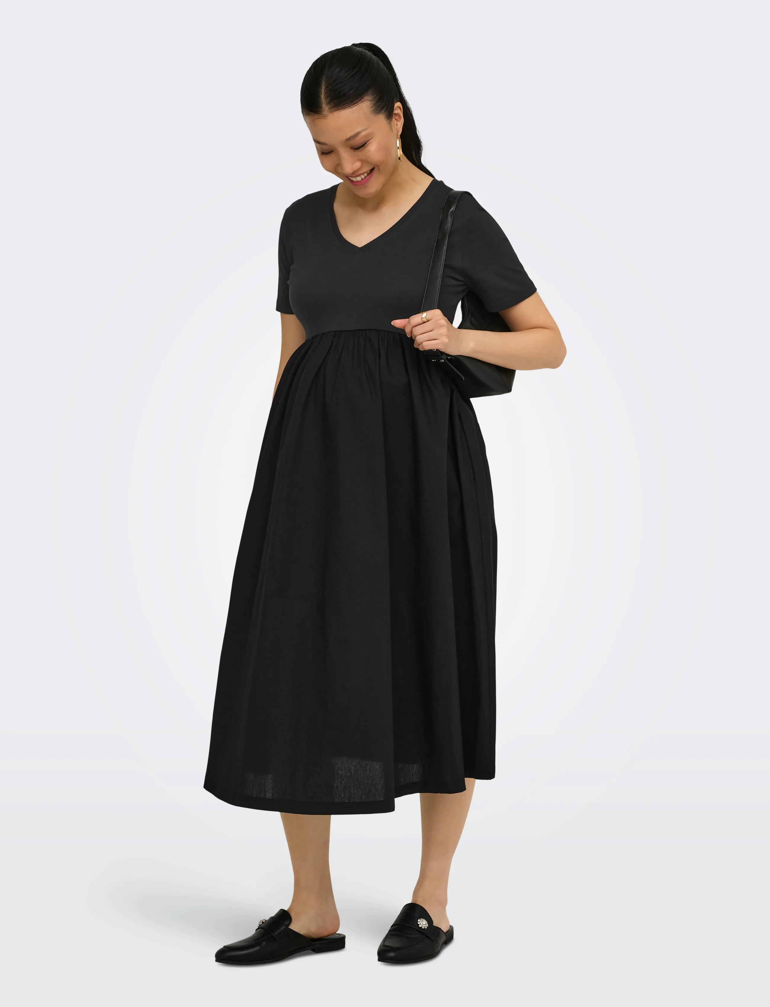 Only Maternity - OLMBLOMST S/S V-NECK CALF MIX DRESS - midiklänningar - black - 5
