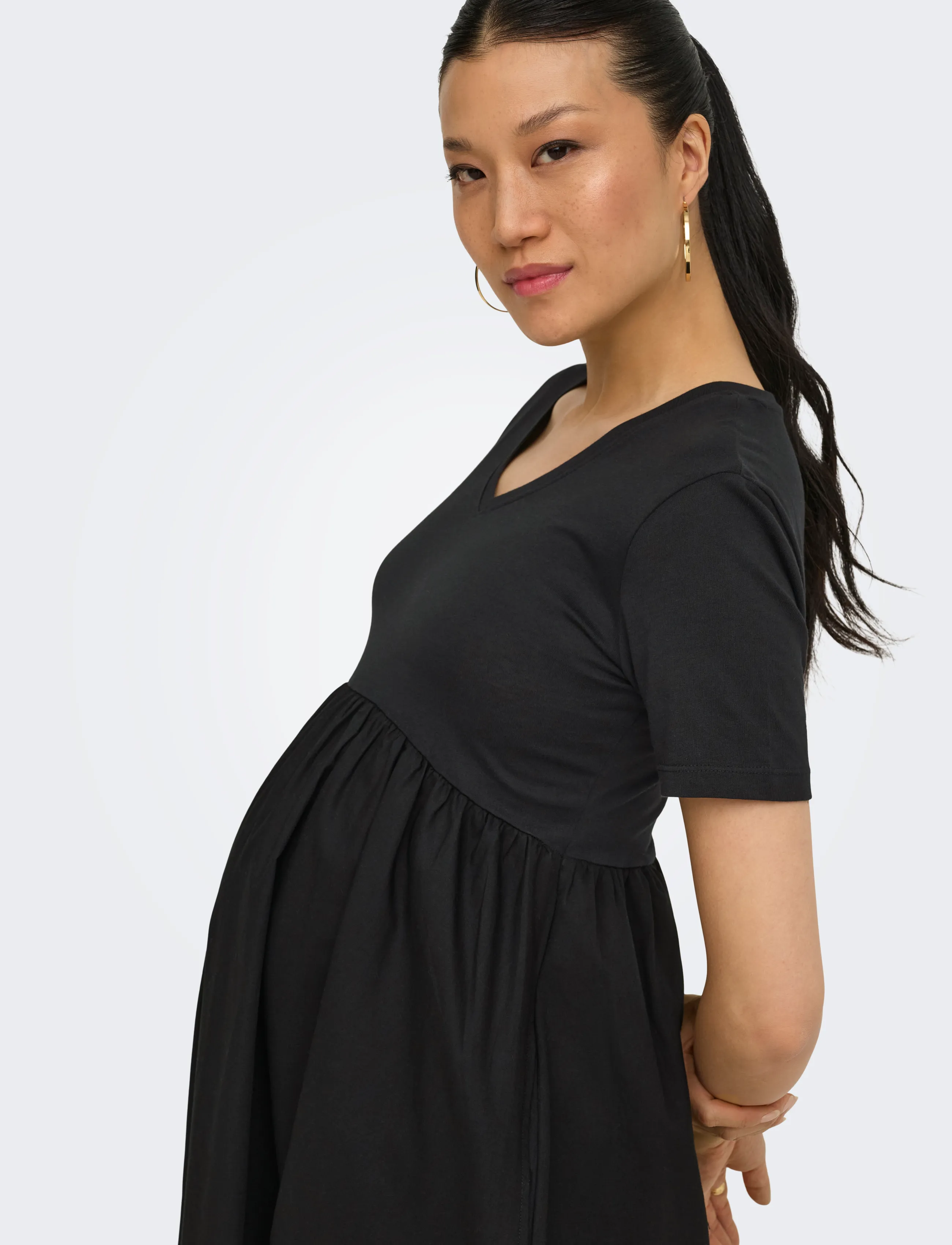 Only Maternity - OLMBLOMST S/S V-NECK CALF MIX DRESS - midi kjoler - black - 5