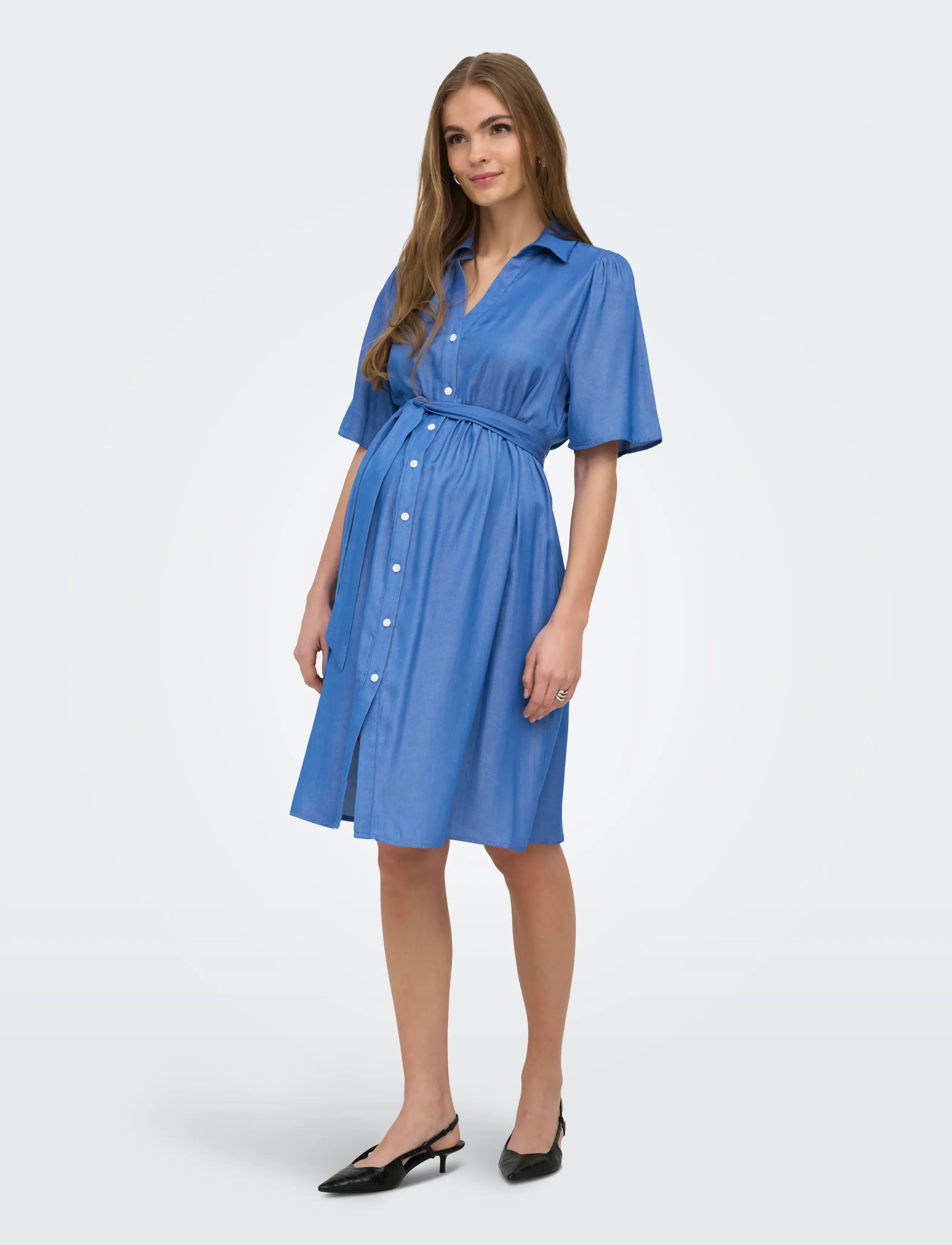 Only Maternity - OLMPANI SS SHIRT BELT ABK DRESS WVN - robes chemises - medium blue denim - 0