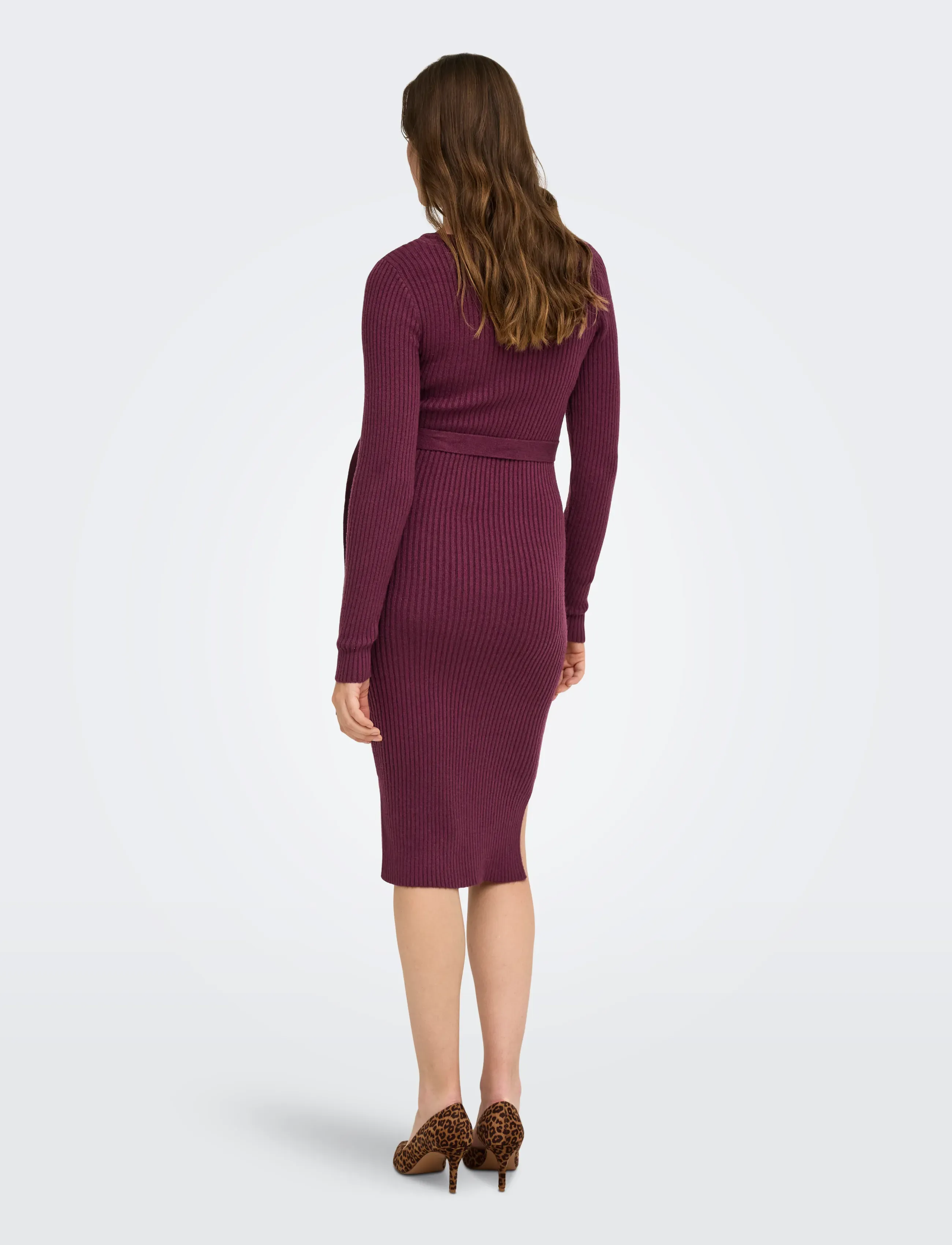 Only Maternity - OLMKATIA V-NECK MIDI BELT DRESS KNT - laveste priser - fig - 4