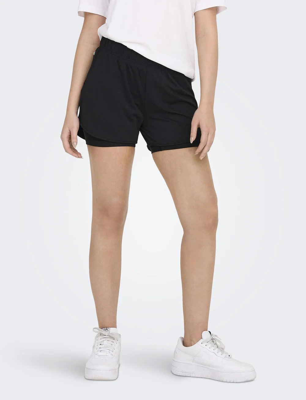 Only Play - ONPMILA-2 LIFE MW LOOSE PCK SHORTS NOOS - lühikesed treeningpüksid - black - 0