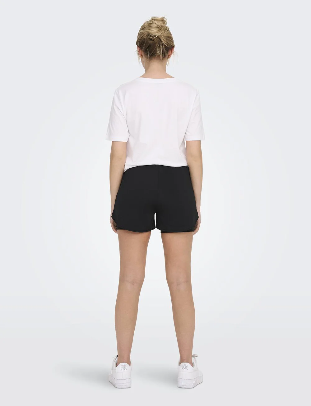 Only Play - ONPMILA-2 LIFE MW LOOSE PCK SHORTS NOOS - lühikesed treeningpüksid - black - 3