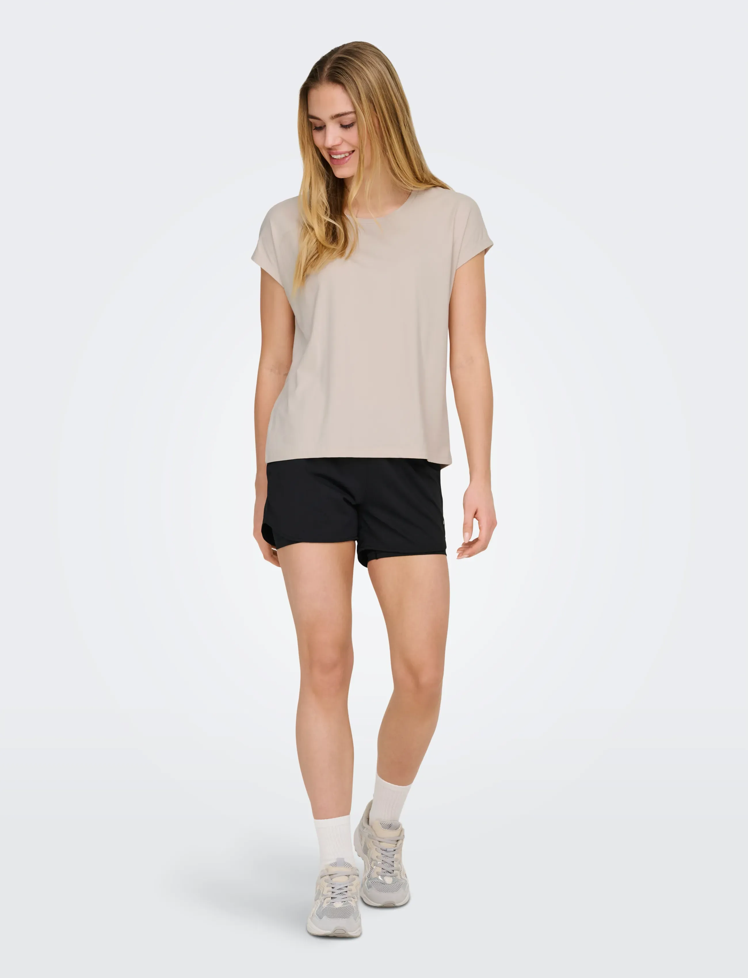 Only Play - ONPMILA-2 MW LOOSE PCK SHORTS NOOS - spodenki treningowe - black - 4
