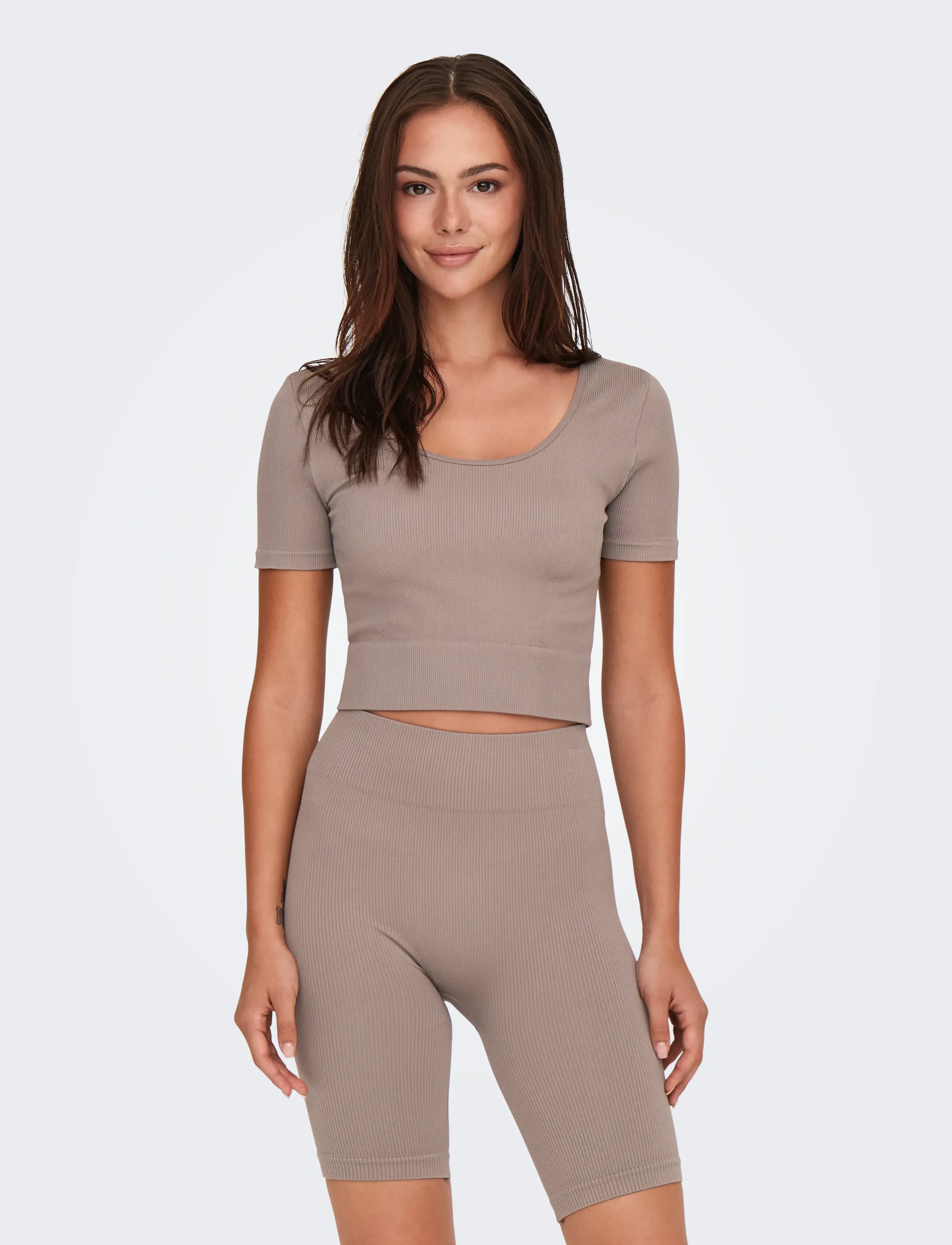 Only Play ONPJAIA LIFE SS 2-WAY CROP SEAM TOP NOOS - T-shirts & Toppar - FALCON / brown
