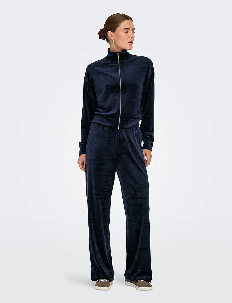 Only Play - ONPMIA HN FZ LS SHORT VELVET SWT - dressipluusid - night sky - 3