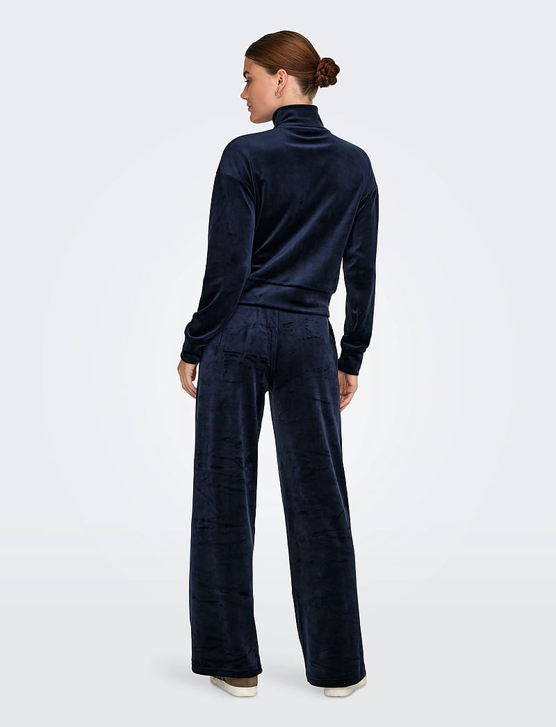 Only Play - ONPMIA HN FZ LS SHORT VELVET SWT - dressipluusid - night sky - 4