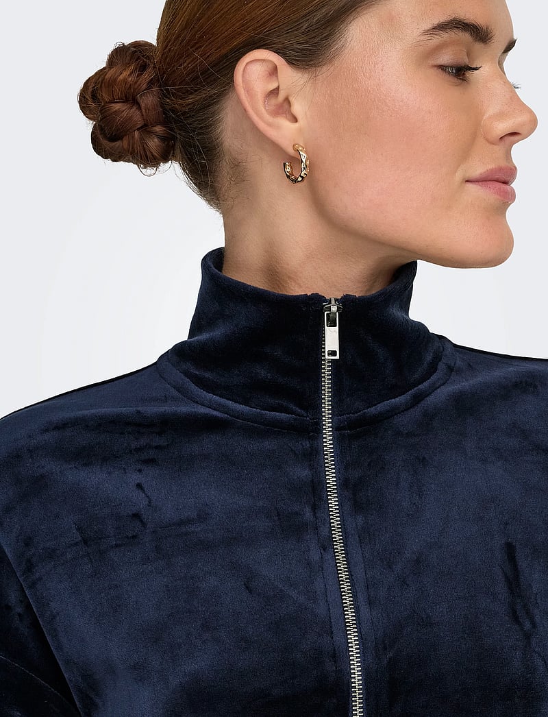 Only Play - ONPMIA HN FZ LS SHORT VELVET SWT - dressipluusid - night sky - 5