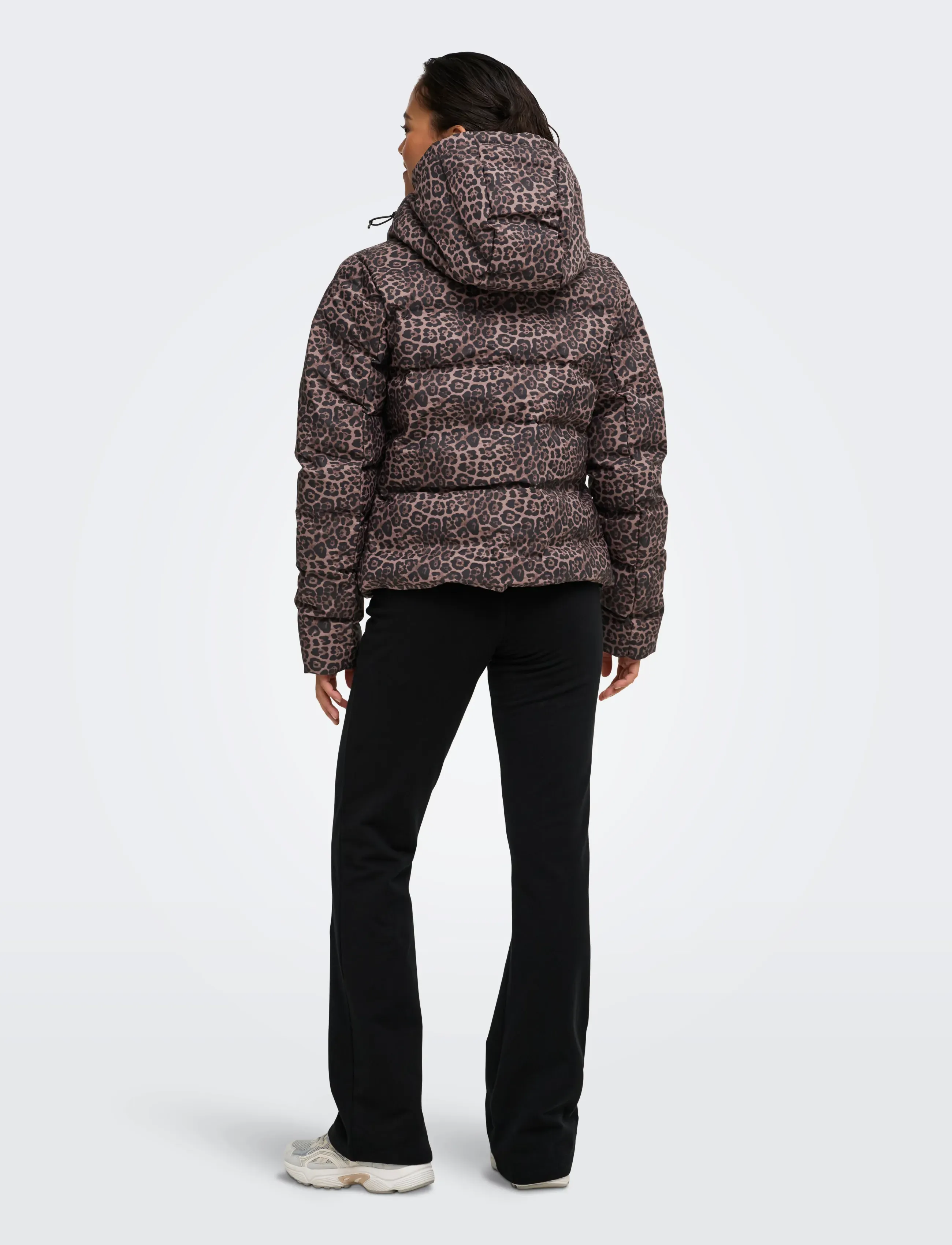 Only Play - ONPENYA PREMIUM SHORT PUFFER SKI JCK - deep taupe - 3