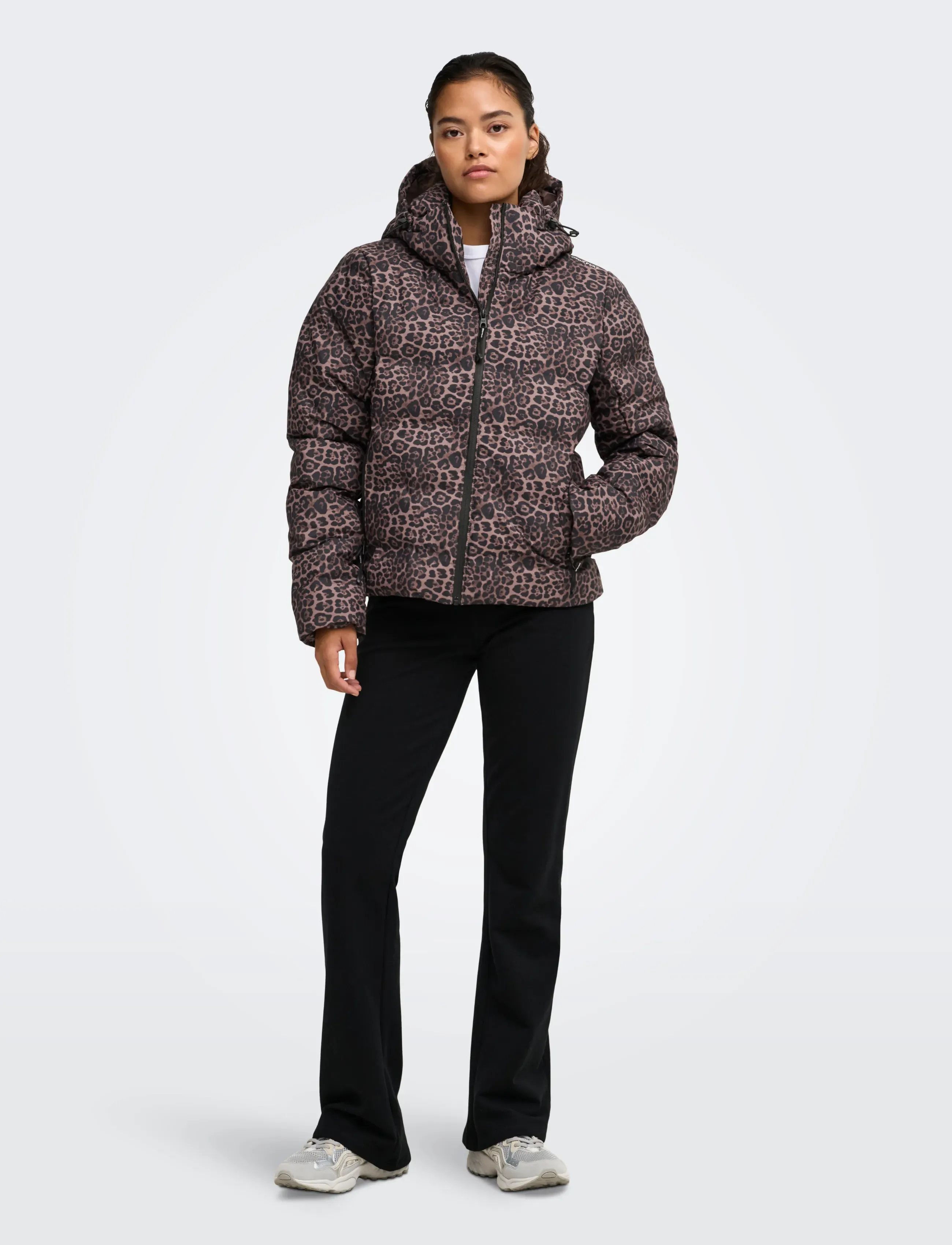Only Play - ONPENYA PREMIUM SHORT PUFFER SKI JCK - deep taupe - 4
