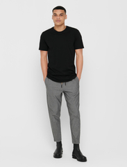 ONLY & SONS - ONSMATT LONGY SS TEE NOOS - lowest prices - black - 4