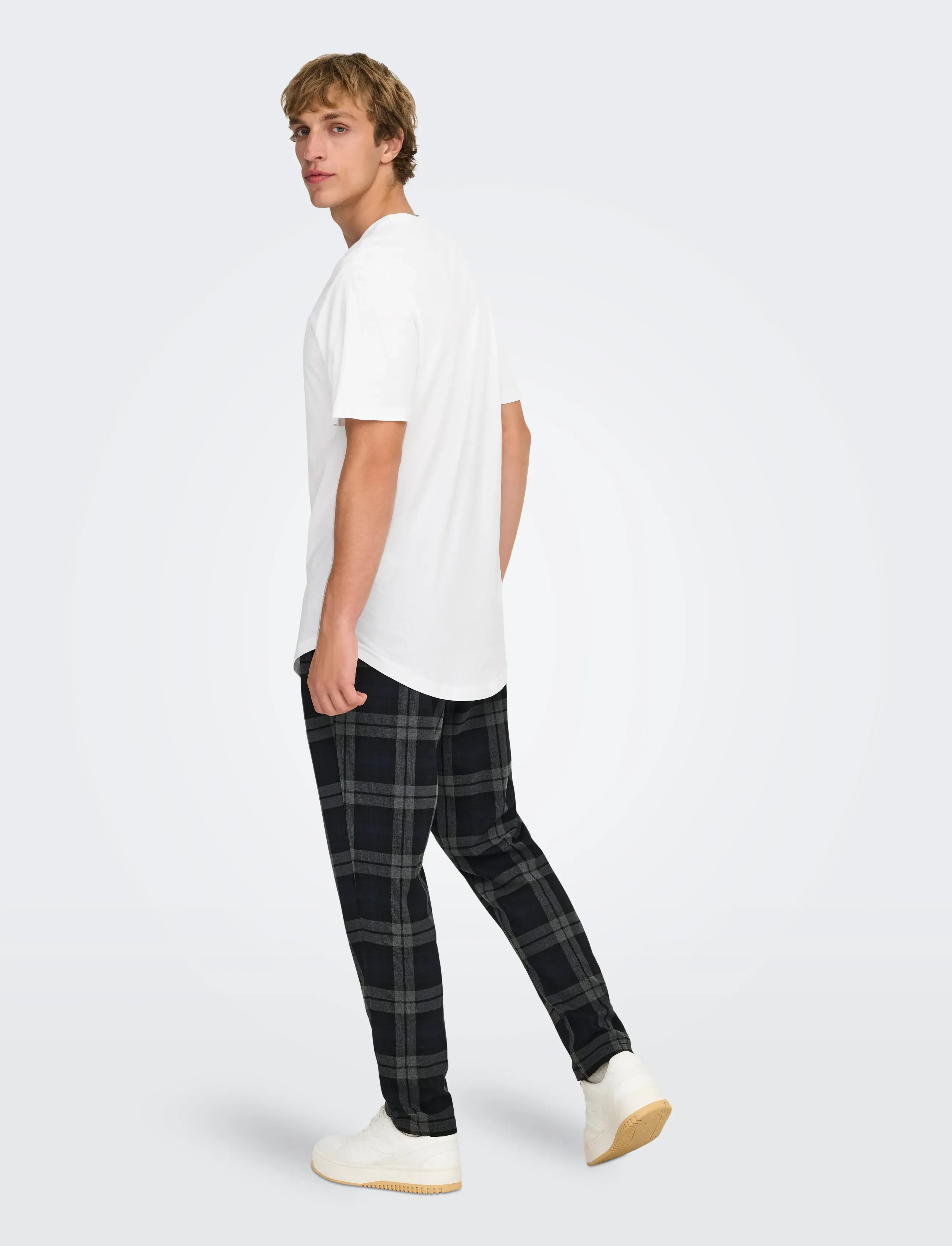 ONLY & SONS - ONSMATT LONGY SS TEE NOOS - lühikeste varrukatega t-särgid - white - 4