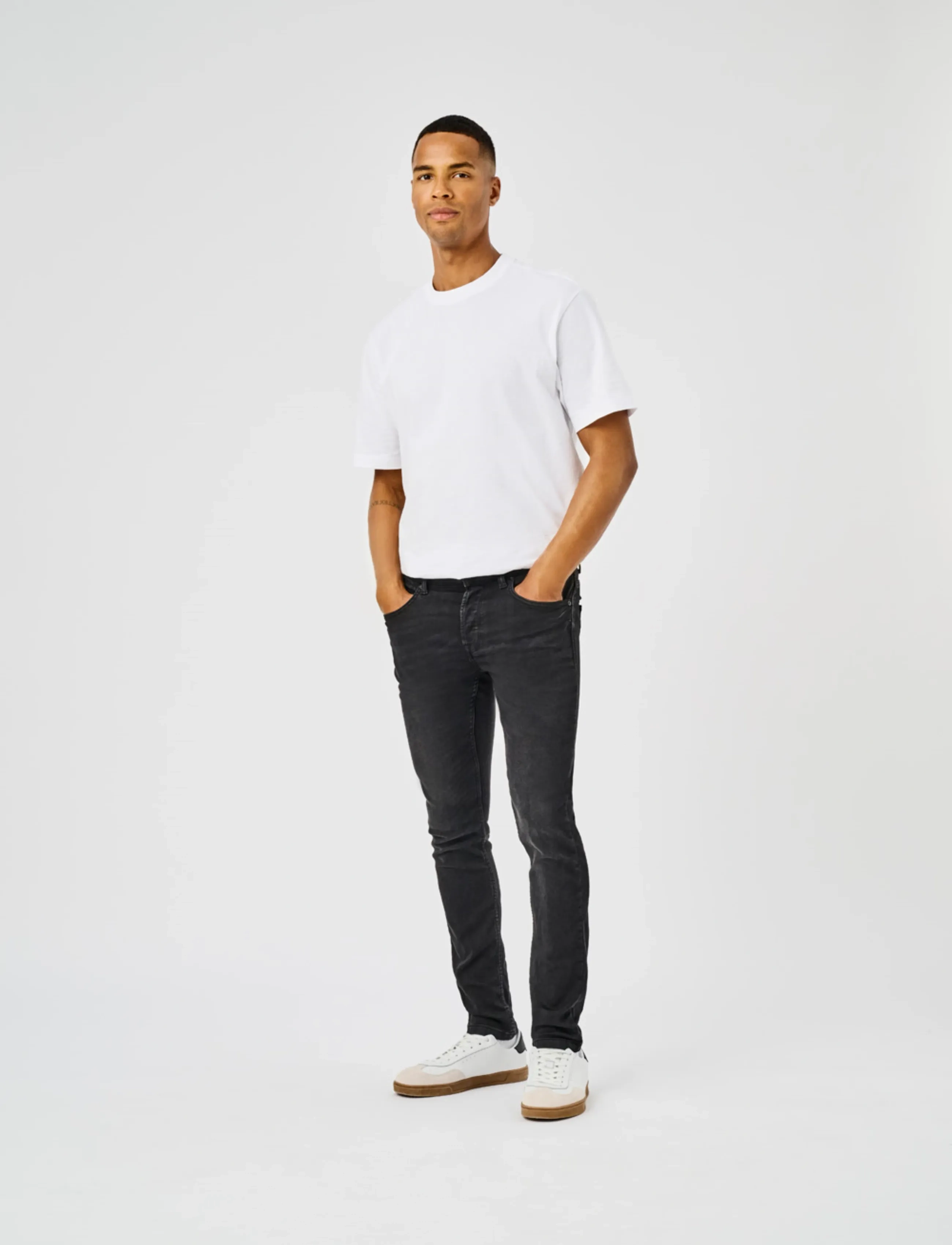 ONLY & SONS ONSLOOM SLIM BLACK JOG 7451 PIM DNM NOOS - Denimkläder - BLACK / black