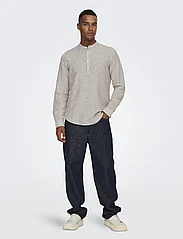 ONLY & SONS - ONSCAIDEN LS HALFPLACKT LINEN SHIRT NOOS - lowest prices - chinchilla - 6