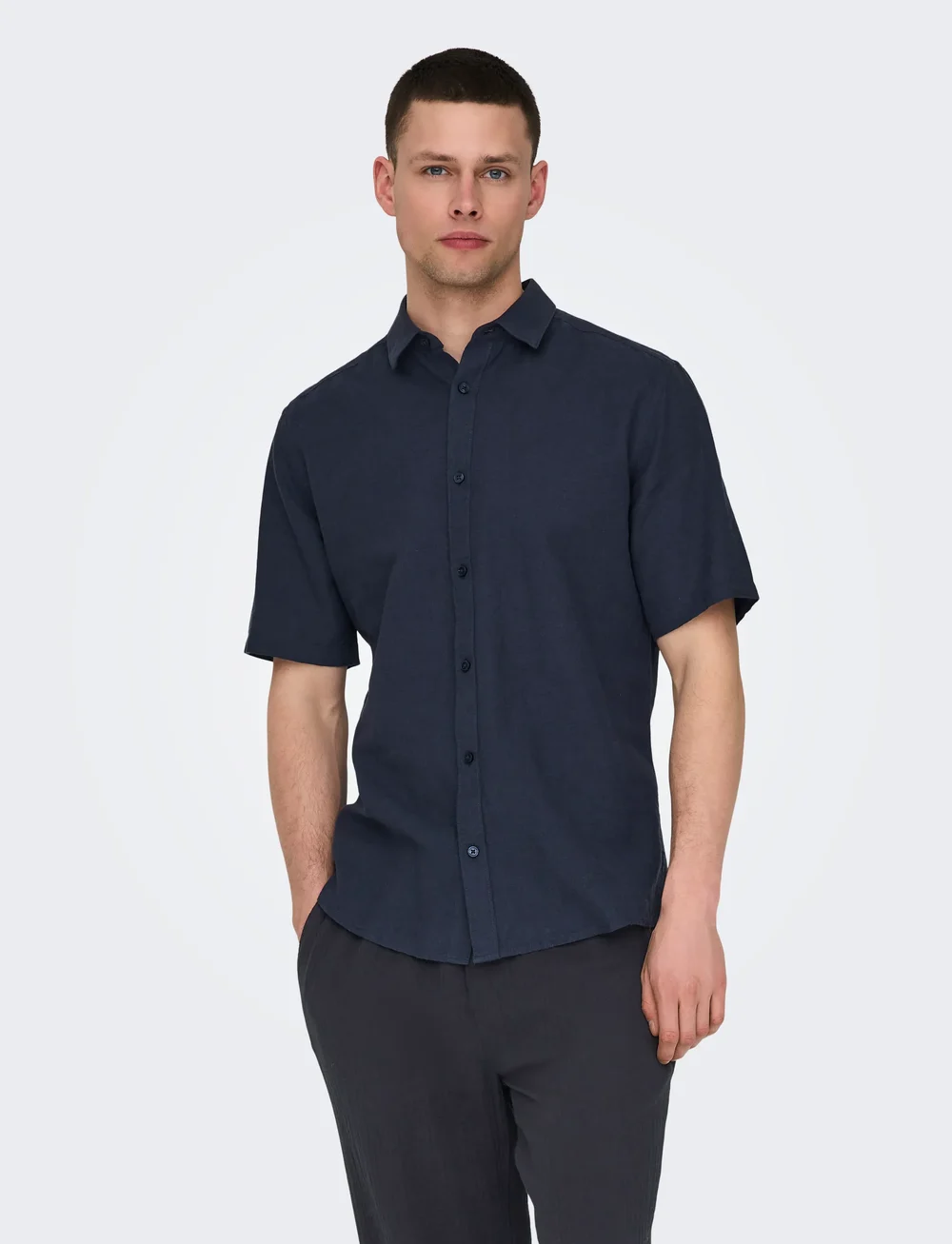 ONLY & SONS - ONSCAIDEN LIFE SS SOLID LINEN SHIRT NOOS - linneskjortor - night sky - 0