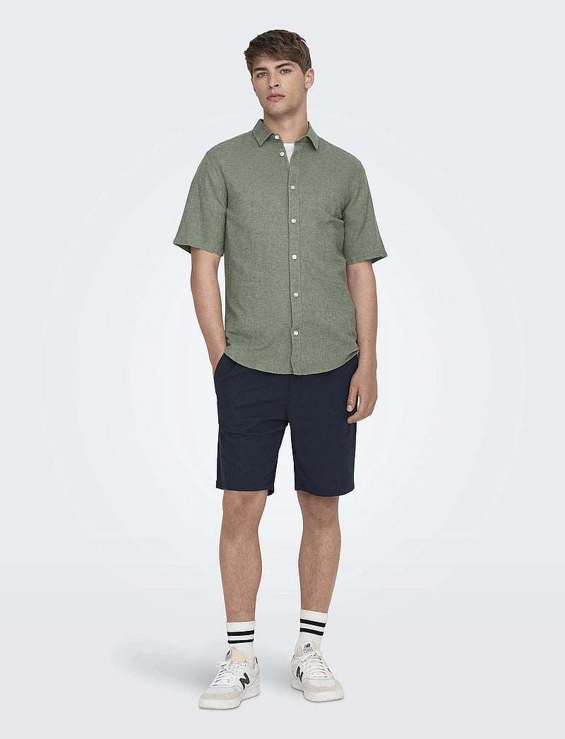 ONLY & SONS - ONSCAIDEN LIFE SS SOLID LINEN BLEND NOOS - hørskjorter - swamp - 5