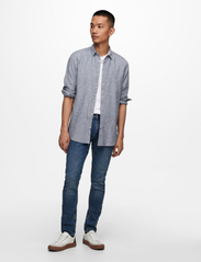 ONLY & SONS - ONSCAIDEN LS SOLID LINEN SHIRT NOOS - mažiausios kainos - dress blues - 4
