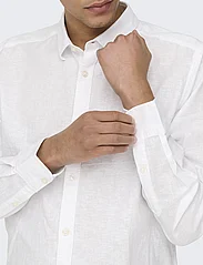 ONLY & SONS - ONSCAIDEN LS SOLID LINEN SHIRT NOOS - najniższe ceny - white - 7