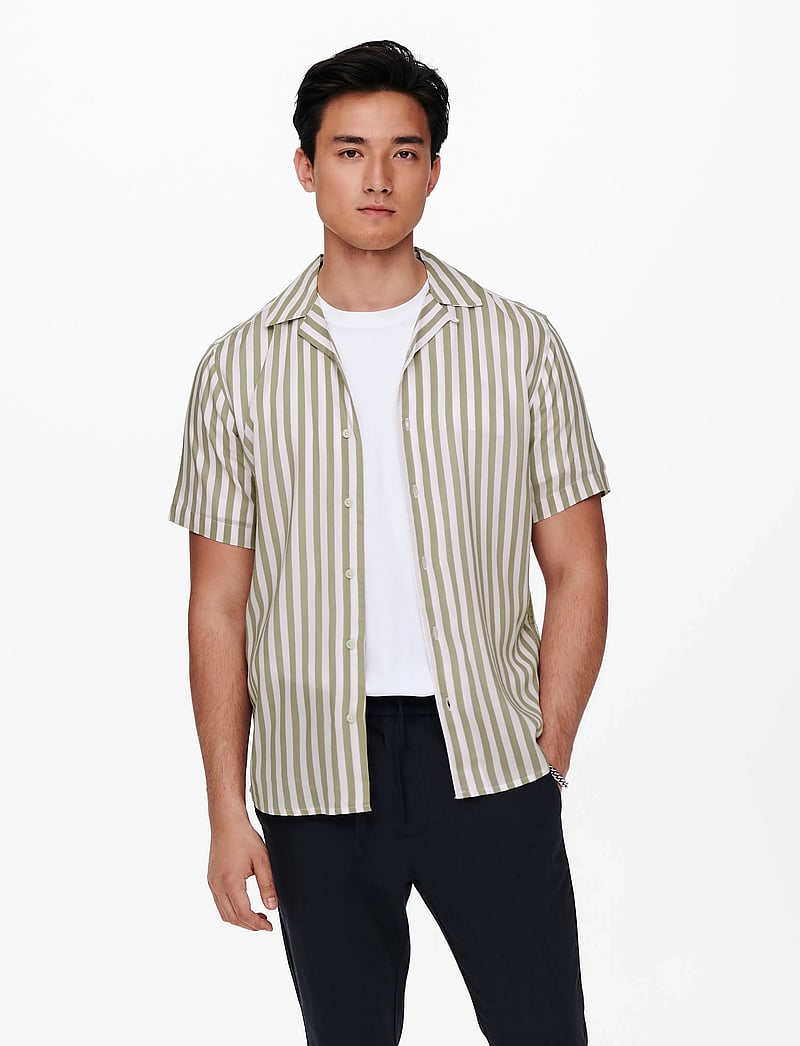 ONLY & SONS - ONSWAYNE LIFE SS VISCOSE SHIRT NOOS - kortærmede skjorter - chinchilla - 0