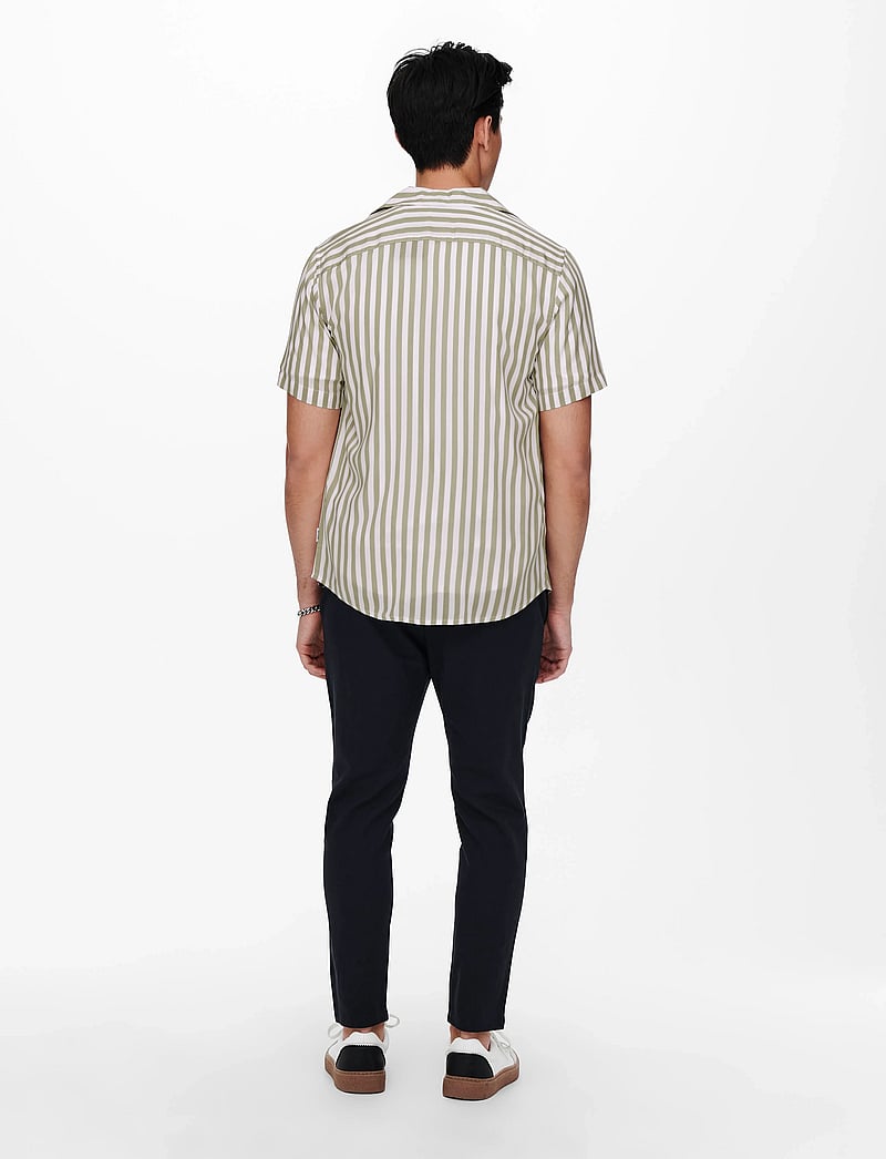 ONLY & SONS - ONSWAYNE LIFE SS VISCOSE SHIRT NOOS - kortærmede skjorter - chinchilla - 3