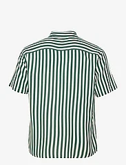 ONLY & SONS - ONSWAYNE LIFE SS VISCOSE SHIRT NOOS - kortærmede t-shirts - dark green - 1