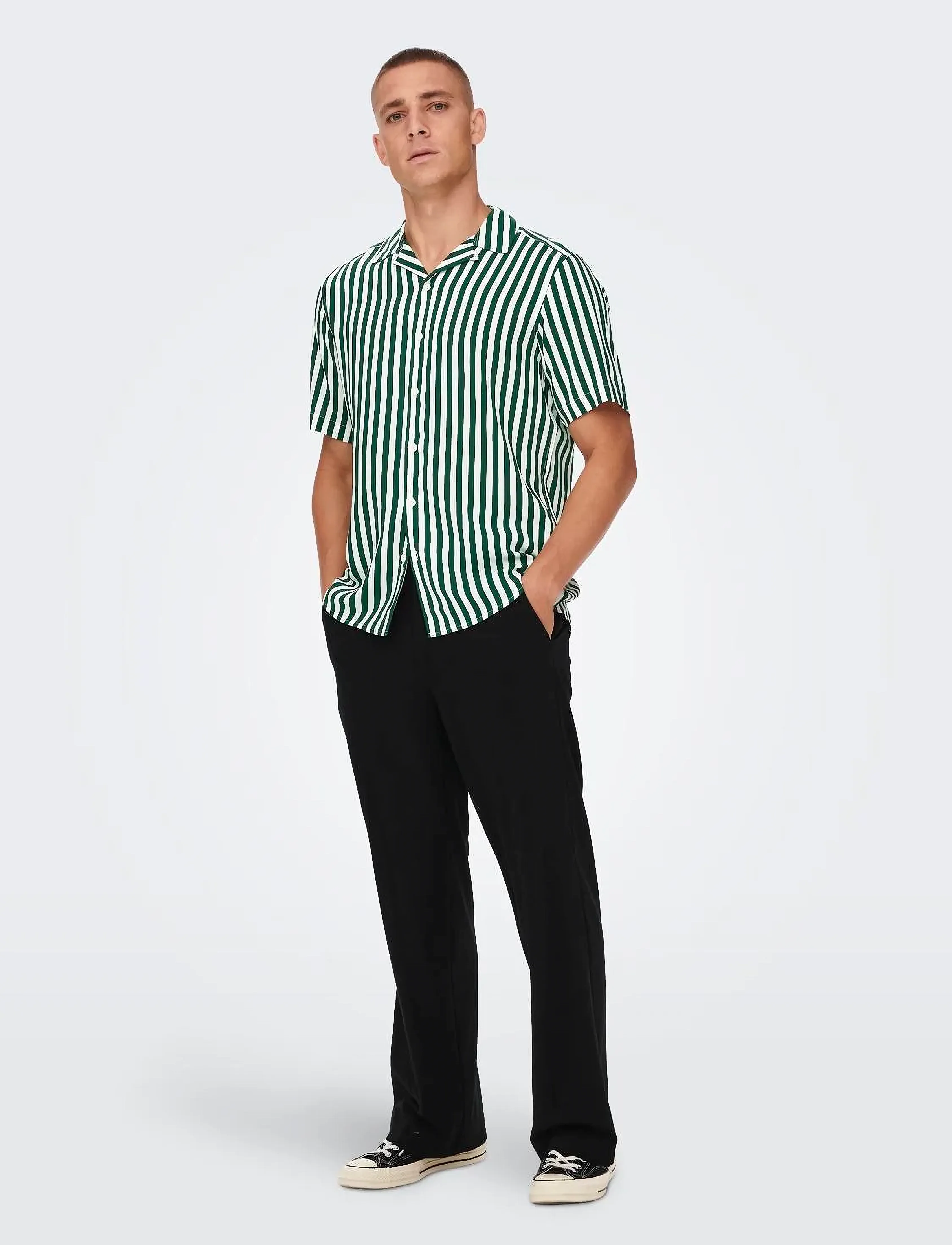 ONLY & SONS - ONSWAYNE LIFE SS VISCOSE SHIRT NOOS - stutterma skyrtur - dark green - 3