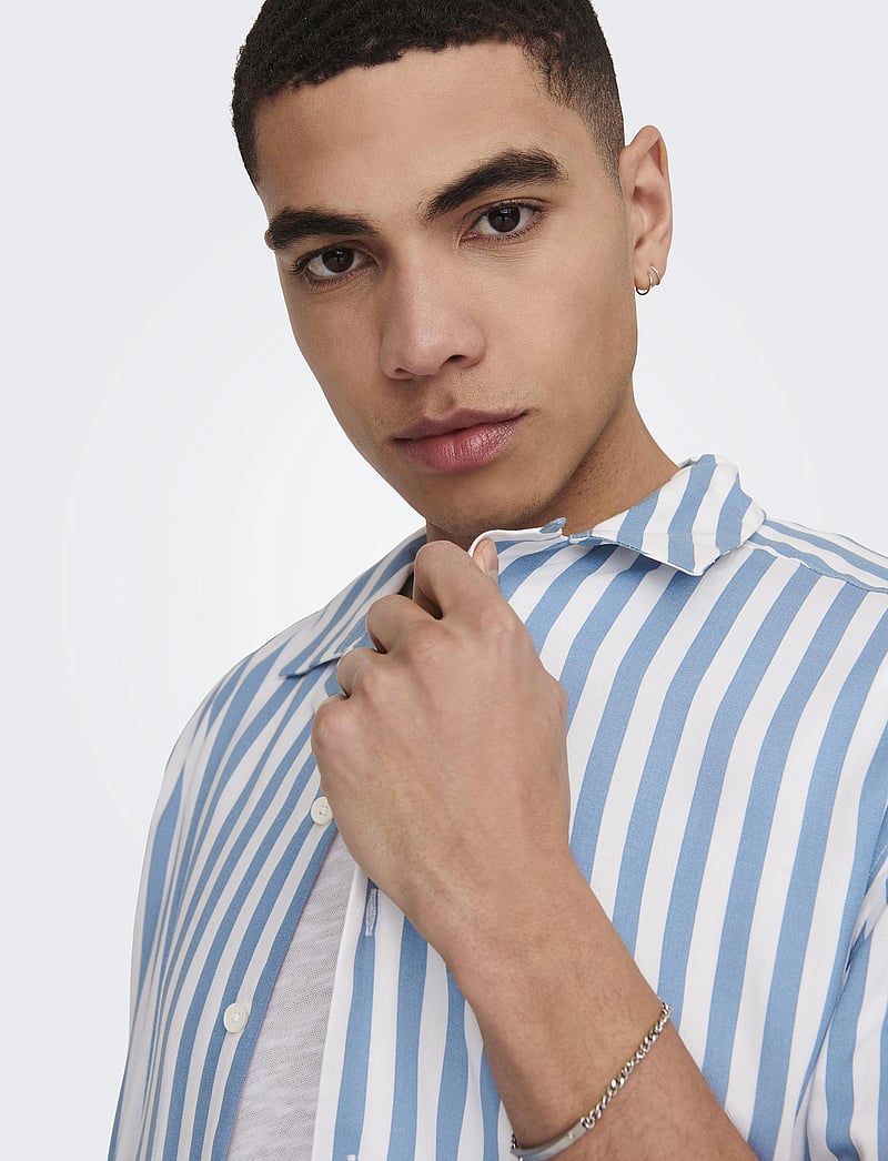 ONLY & SONS - ONSWAYNE LIFE SS VISCOSE SHIRT NOOS - krótki rękaw - mountain spring - 4