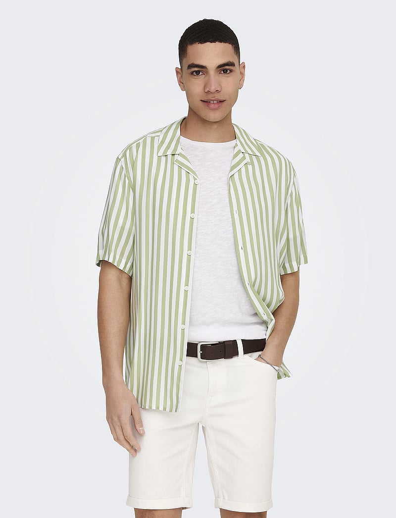 ONLY & SONS - ONSWAYNE LIFE SS VISCOSE SHIRT NOOS - kortærmede skjorter - swamp - 0