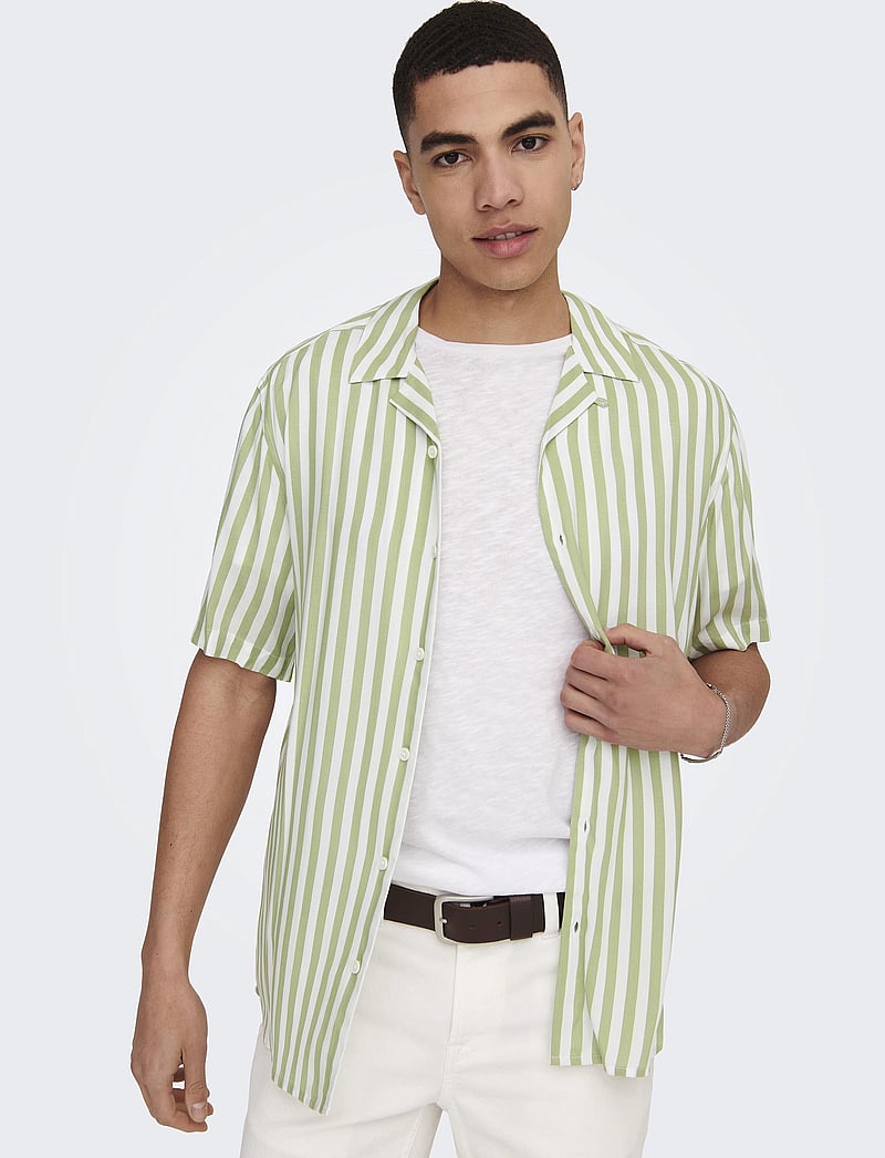 ONLY & SONS - ONSWAYNE LIFE SS VISCOSE SHIRT NOOS - kortærmede skjorter - swamp - 5