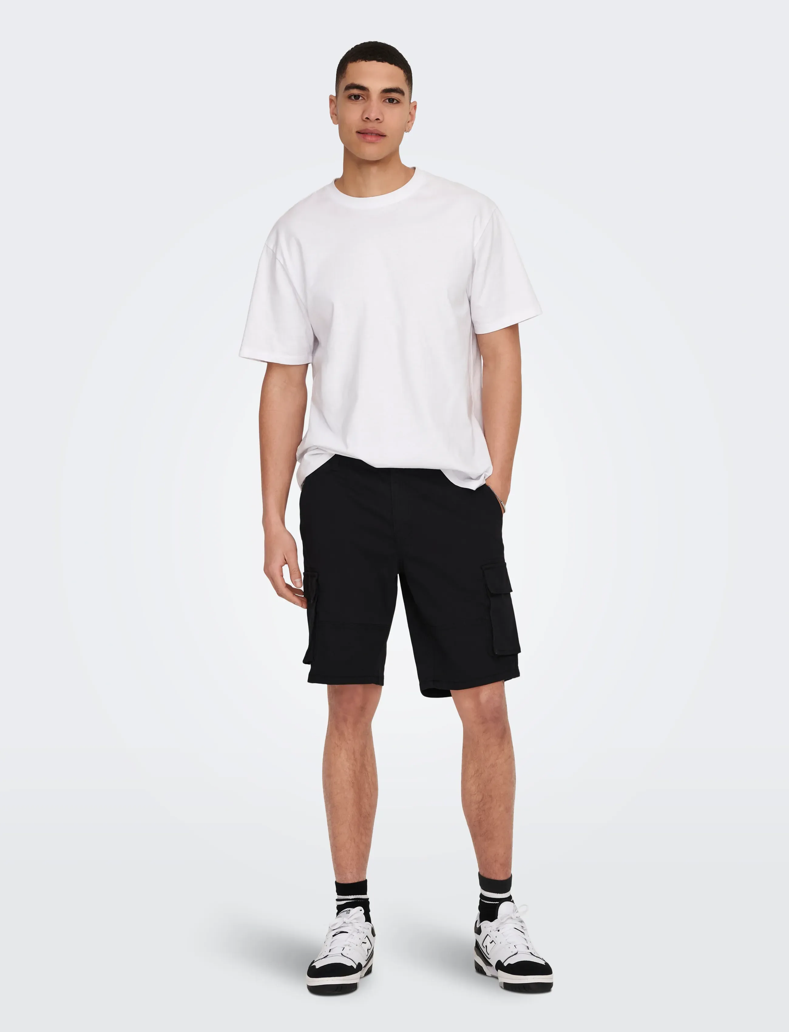 ONLY & SONS - ONSCAM STAGE CARGO SHORTS 6689 LIFE NOOS - cargo shorts - black - 4