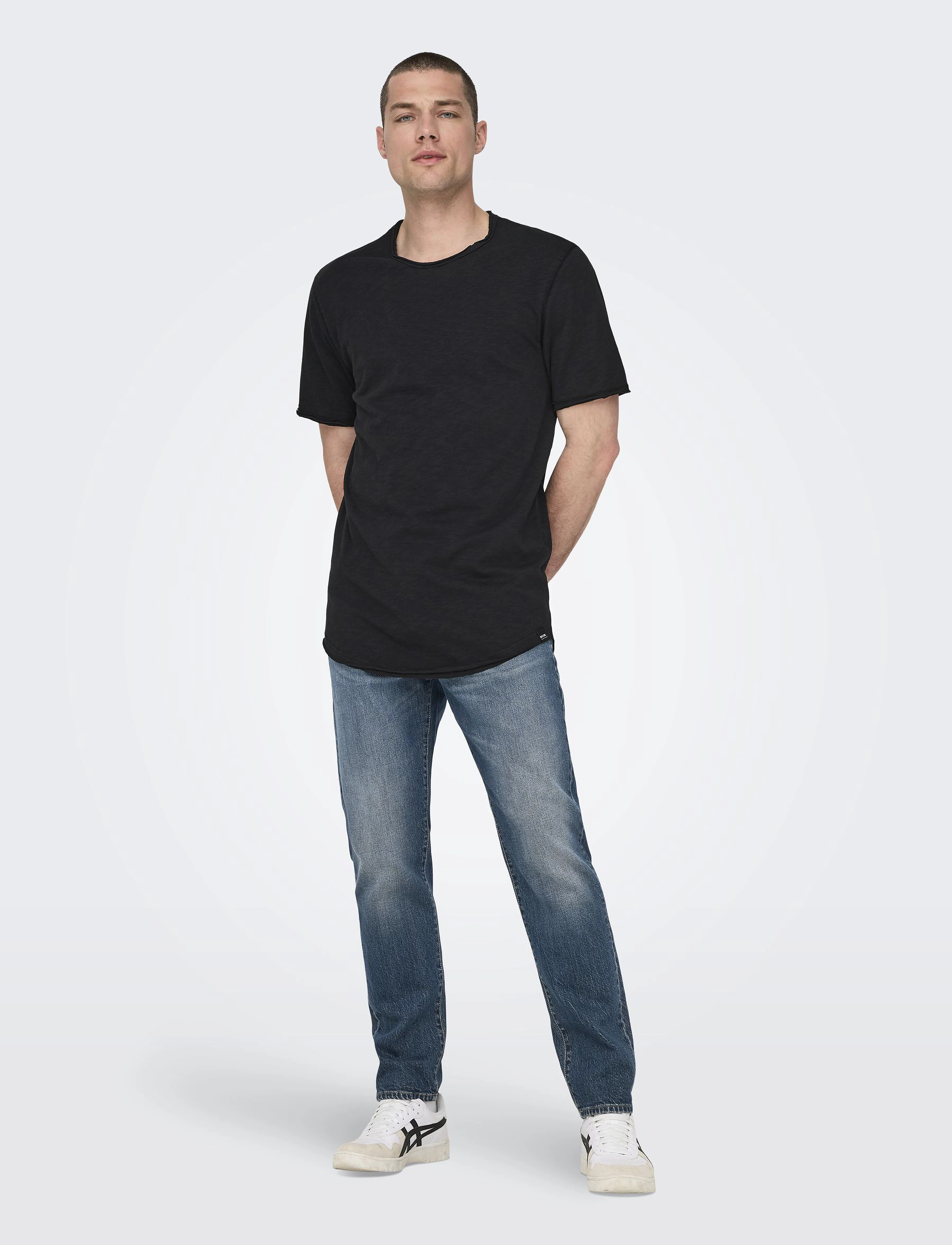 ONLY & SONS - ONSBENNE LONGY SS TEE NF 7822 NOOS - black - 2