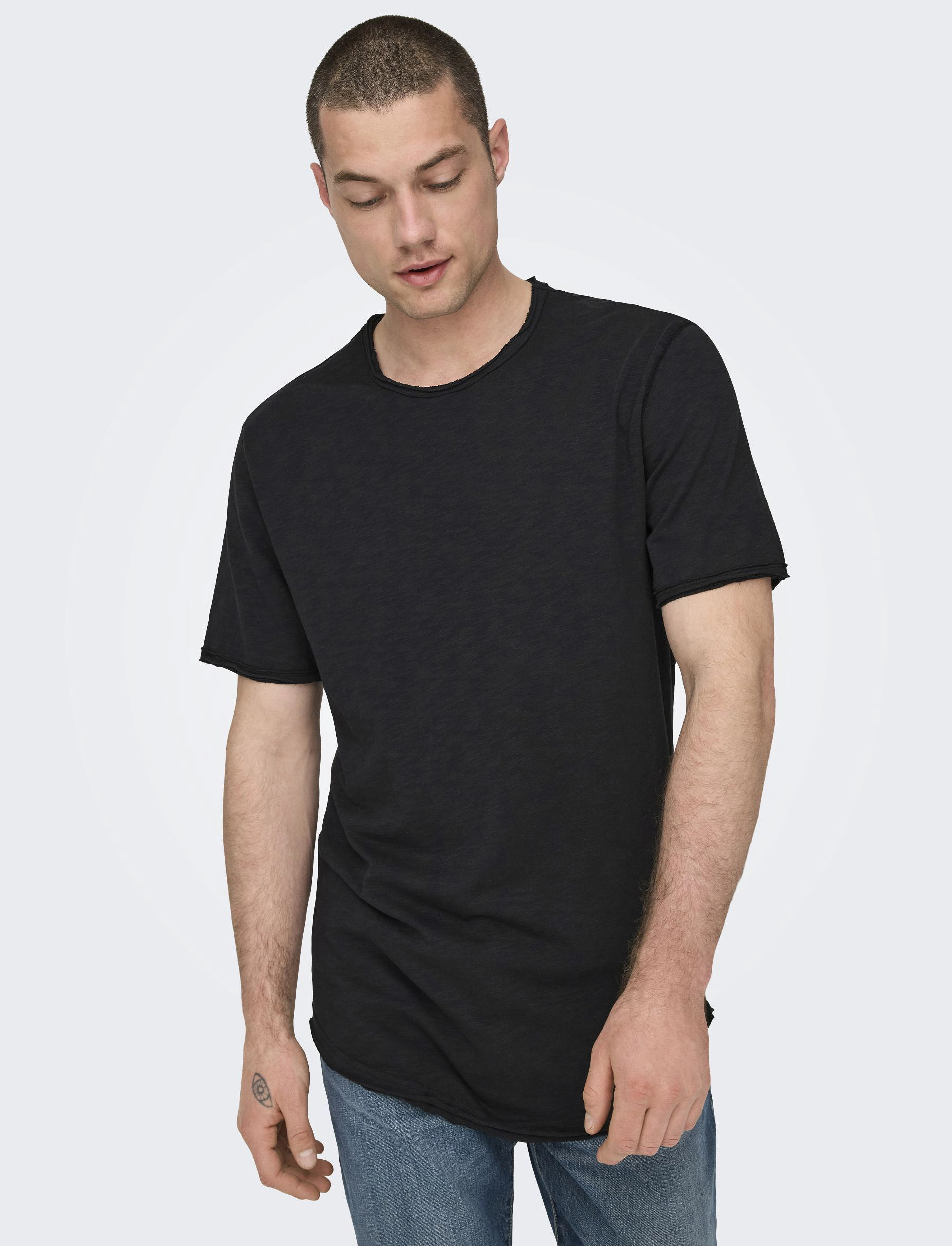 ONLY & SONS - ONSBENNE LONGY SS TEE NF 7822 NOOS - black - 3