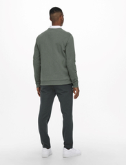 ONLY & SONS - ONSCERES CREW NECK NOOS - laveste priser - castor gray - 4