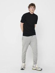 ONLY & SONS - ONSCERES SWEAT PANTS NOOS - spodnie dresowe - light grey melange - 0
