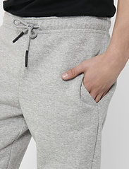 ONLY & SONS - ONSCERES SWEAT PANTS NOOS - spodnie dresowe - light grey melange - 4