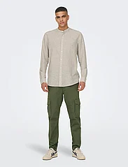 ONLY & SONS - ONSCAIDEN LS SOLID LINEN MAO SHIRT NOOS - najniższe ceny - chinchilla - 4
