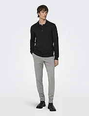 ONLY & SONS - ONSWYLER LIFE LS POLO KNIT - kootud polosärgid - black - 5