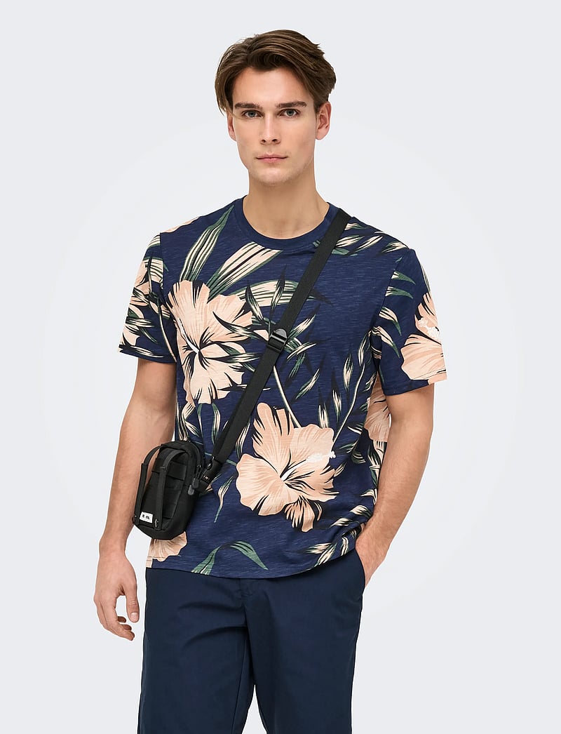 ONLY & SONS - ONSKLOP REG SS FLORAL TEE NOOS - kurzärmelig - navy blazer - 0