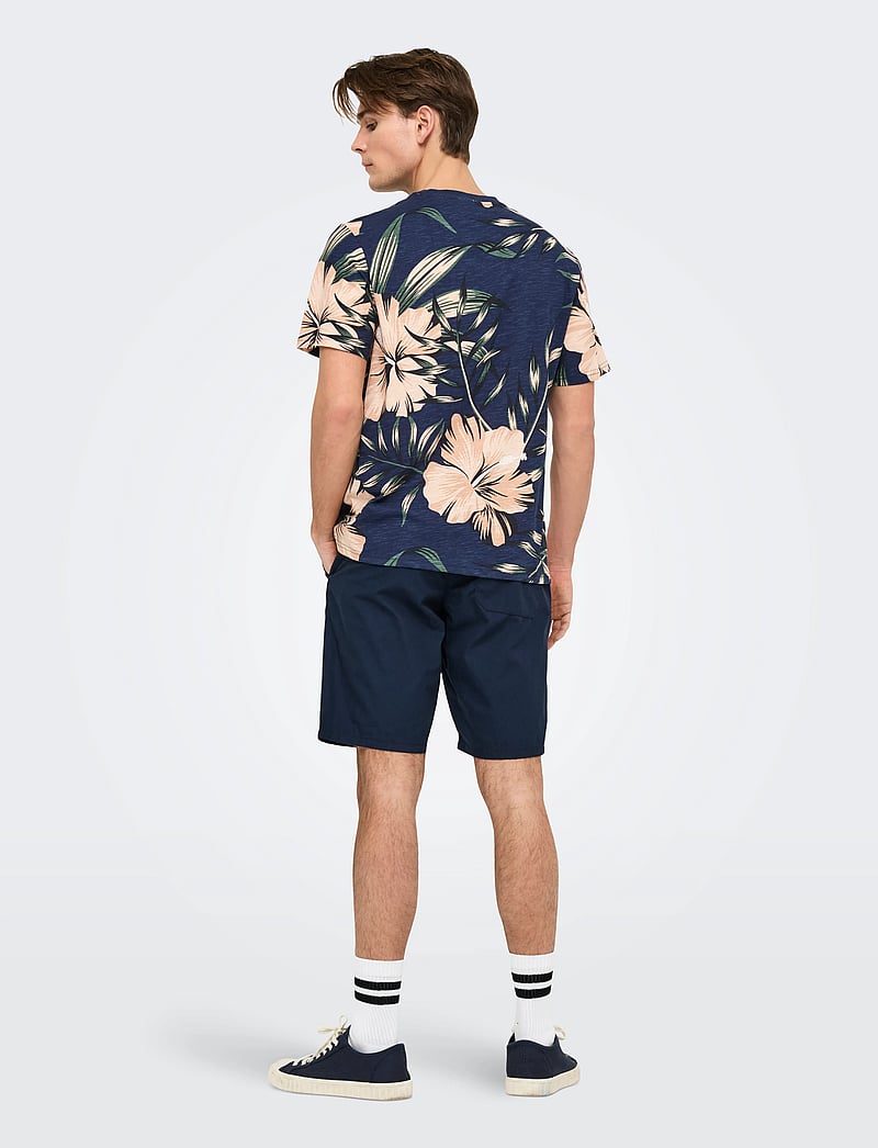 ONLY & SONS - ONSKLOP REG SS FLORAL TEE NOOS - kurzärmelig - navy blazer - 3