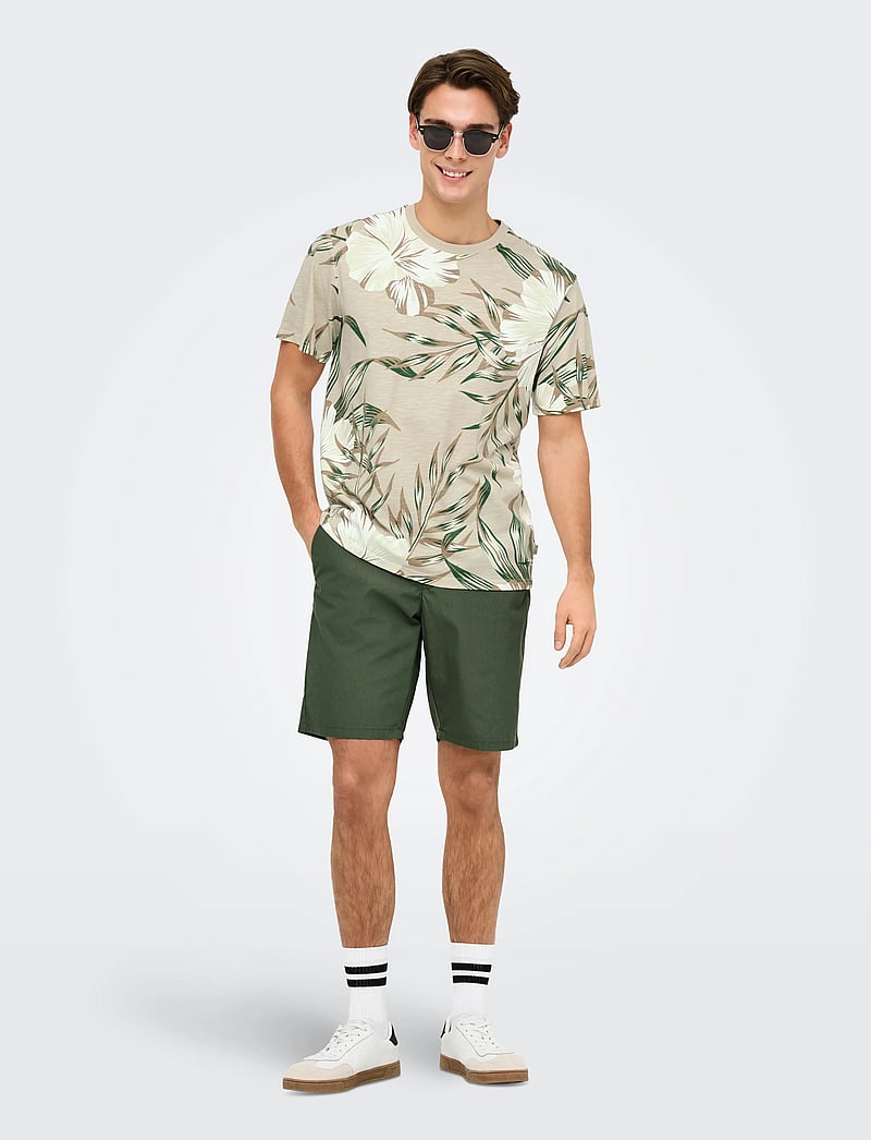 ONLY & SONS - ONSKLOP REG SS FLORAL TEE NOOS - short-sleeved t-shirts - silver lining - 0