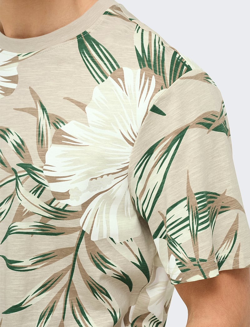 ONLY & SONS - ONSKLOP REG SS FLORAL TEE NOOS - short-sleeved t-shirts - silver lining - 4