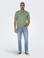 ONLY & SONS - ONSWYLER LIFE REG 14 SS POLO KNIT NOOS - alhaisimmat hinnat - hedge green - 5