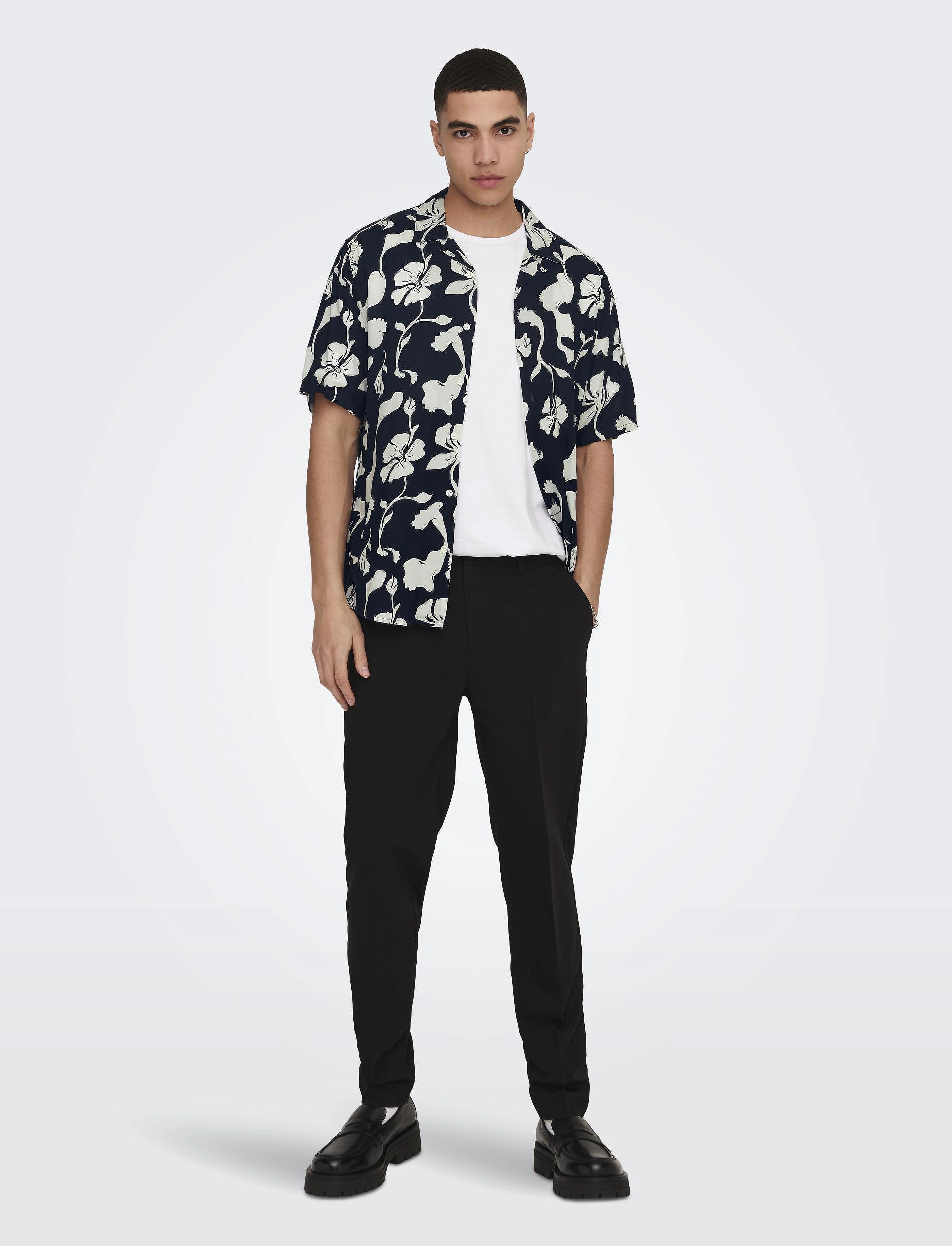 ONLY & SONS - ONSDASH LIFE REG VISC AOP SS SHIRT NOOS - lägsta priserna - dark navy - 4