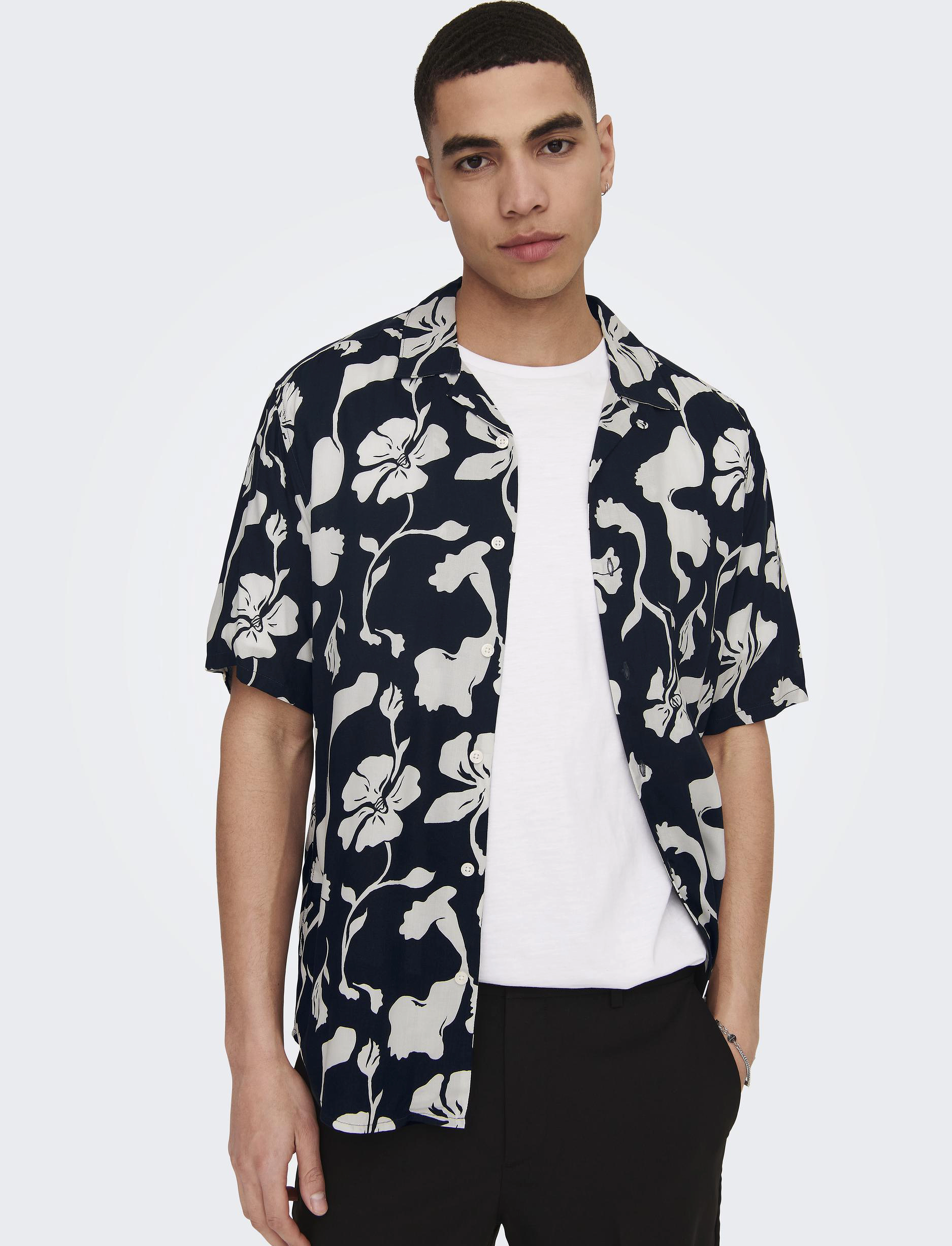 ONLY & SONS - ONSDASH LIFE REG VISC AOP SS SHIRT NOOS - lägsta priserna - dark navy - 5