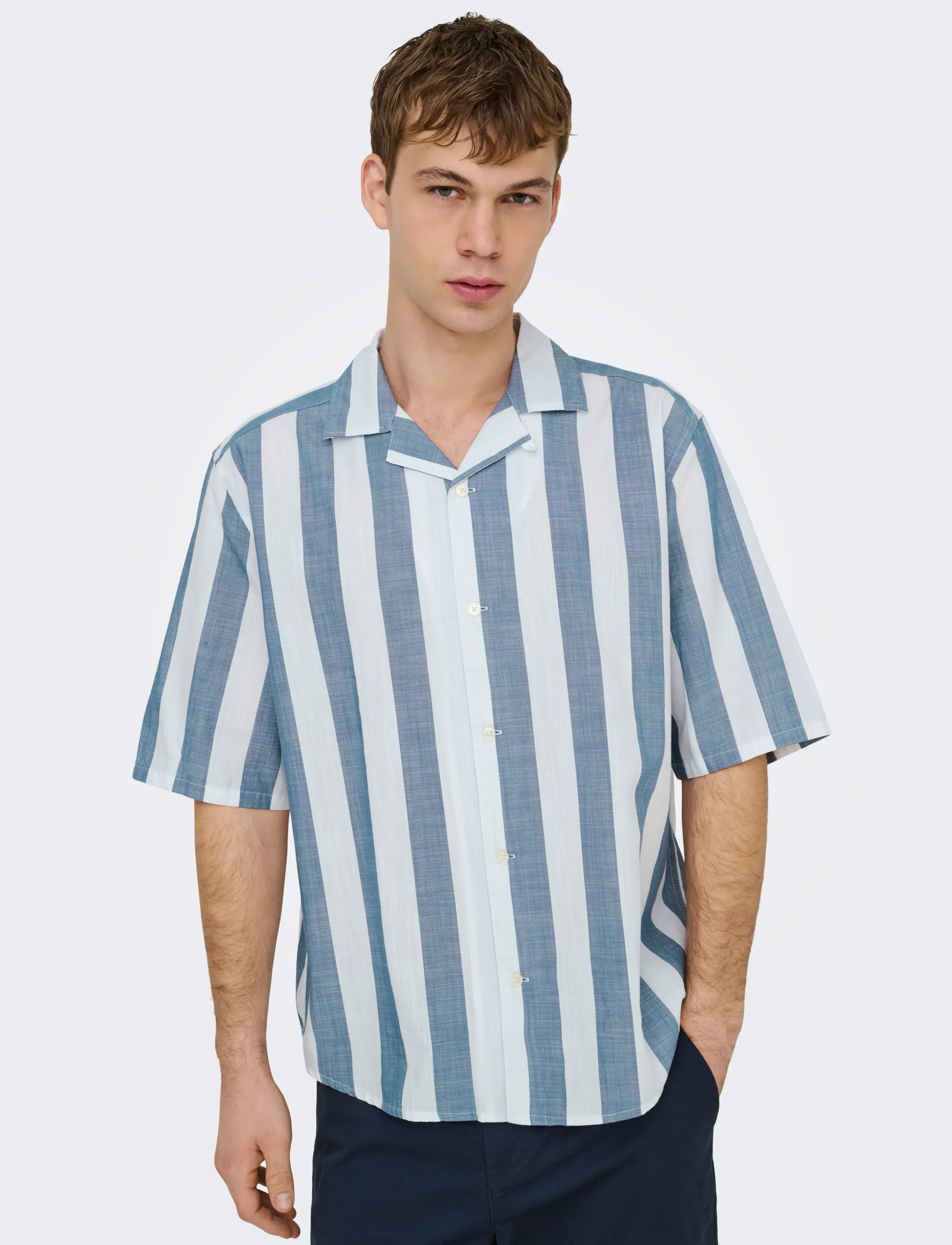ONLY & SONS Onstes Rlx Ctn Slub Stripe Ss Shirt kortärmade skjortor herr – bild 4