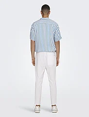 ONLY & SONS - ONSLINUS CROP 0007 COT LIN PNT NOOS - casual byxor - bright white - 3