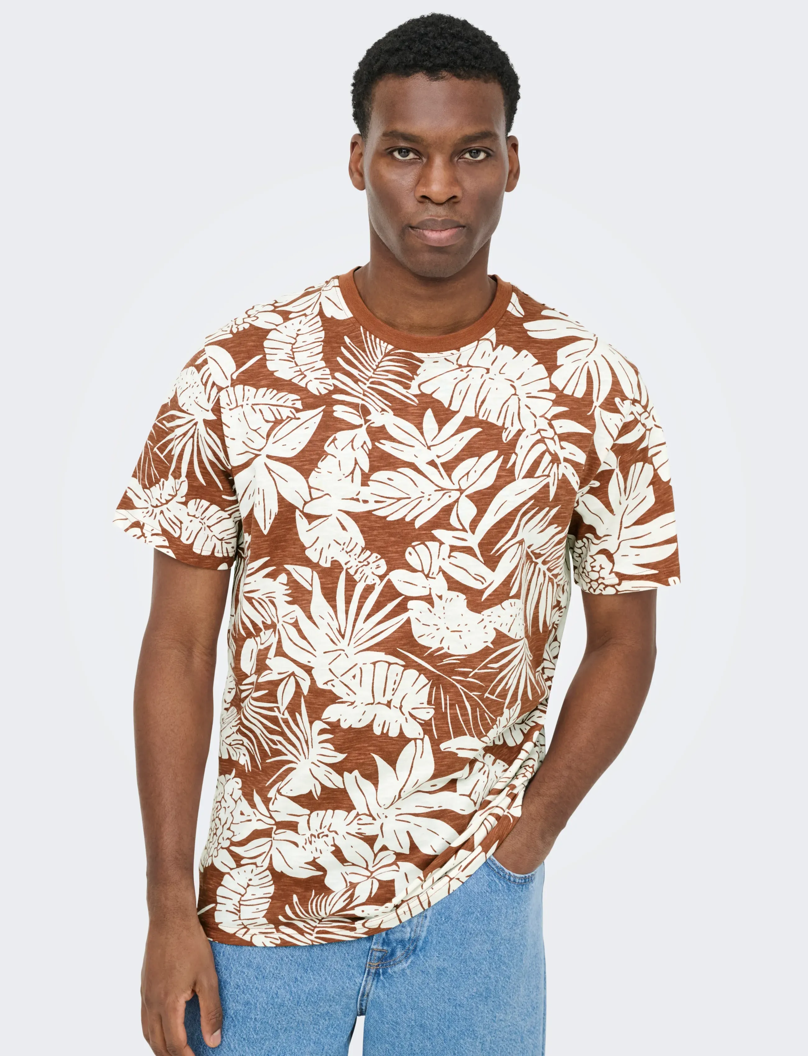 ONLY & SONS Onsperry Life Reg Leaf Aop Ss Tee t-shirts med tryck herr – bild 6