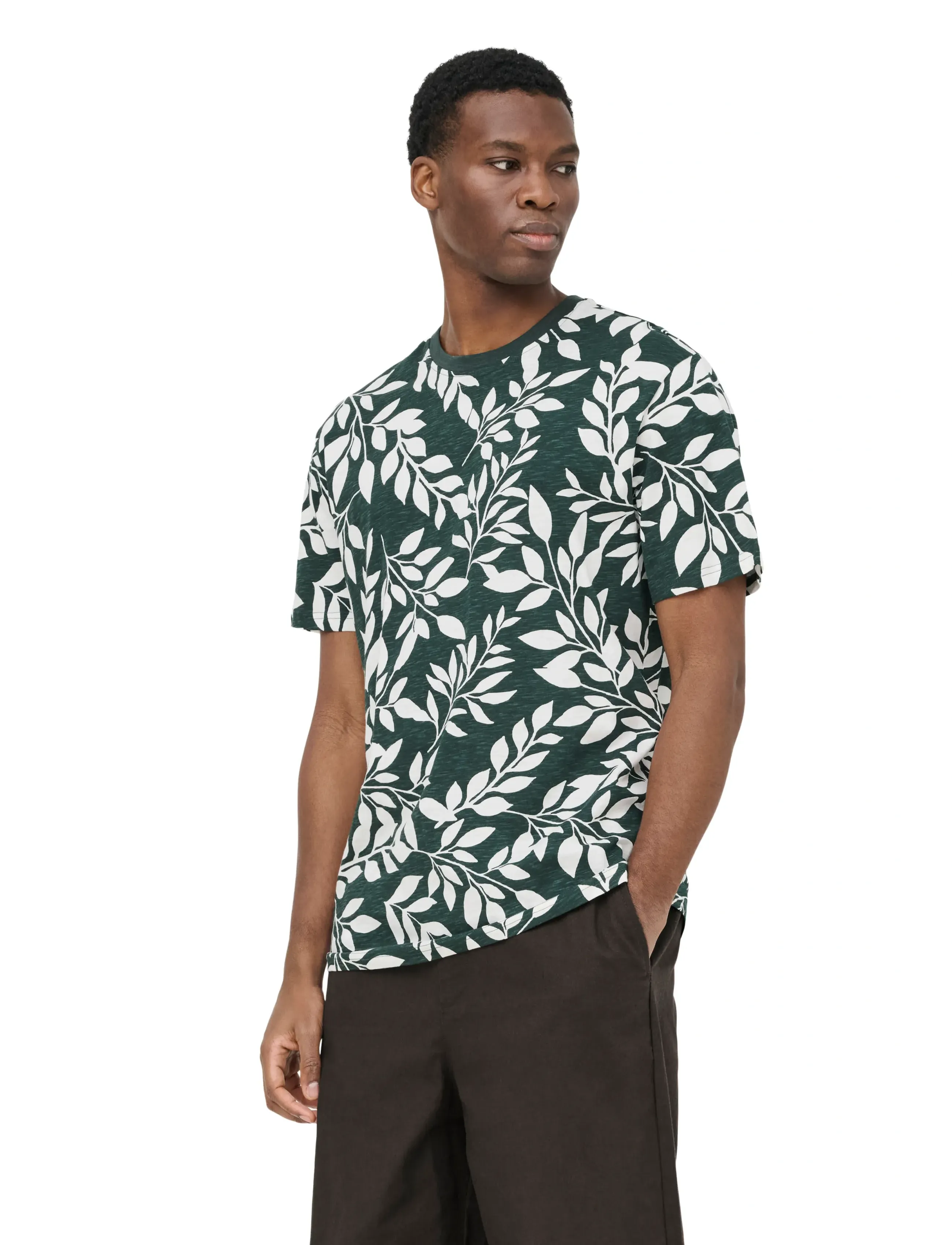 ONLY & SONS ONSPERRY LIFE REG LEAF AOP SS TEE - Short-sleeved t-shirts - DARKEST SPRUCE / green